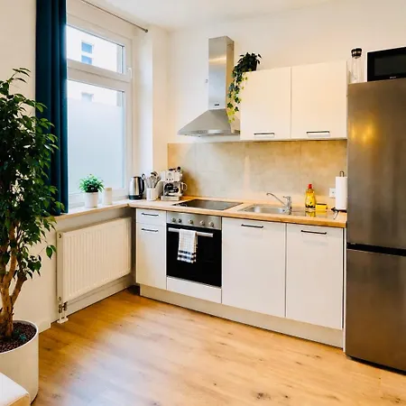 Modernes 47qm Erdgeschoss-apt - Nahe Uniklinik - Boxspring - Kueche & Smarttv Μαγδεβούργο