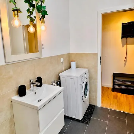 Modernes 47qm Erdgeschoss-apt - Nahe Uniklinik - Boxspring - Kueche & Smarttv * Μαγδεβούργο